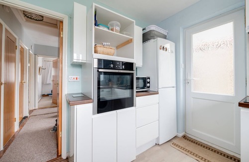 Felpham House | Guest Bungalow Getaway in the Quaint and Historic seaside Village of Felpham
