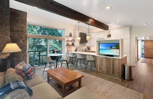 Snowmass Village Condo | Guest Favorites at 10% Off! Stay 3 nights through Nov