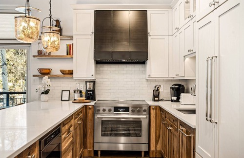Snowmass Village Condo | Guest Favorites at 10% Off! Stay 3 nights through Nov
