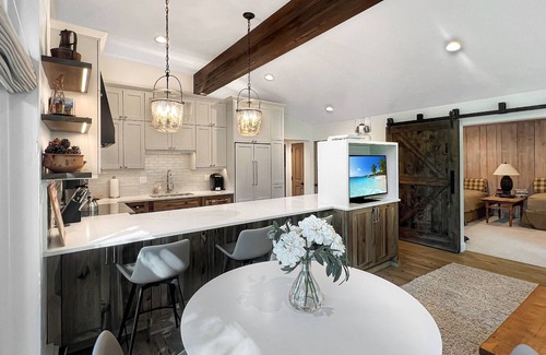 Snowmass Village Condo | Guest Favorites at 10% Off! Stay 3 nights through Nov