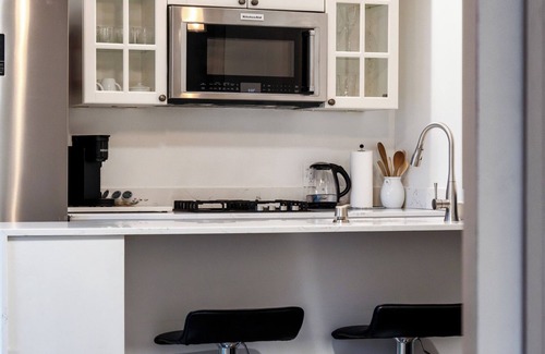 Collingwood House | Guest House 12 min to skiing, Free parking, Downtown Collingwood