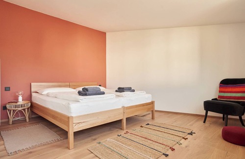 Bad Toelz House | Guest House 'Alte Seifensiederei - Lallaji' with Shared Terrace, Shared Garden and Wi-Fi