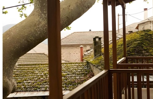 Pyrsogianni House | Guest House 'Armoloi Room 2' with Mountain View, Shared Terrace and Wi-Fi