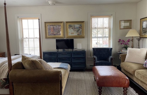 Lovettsville House | Guest House at 1796 Historic Farm in Wine Country