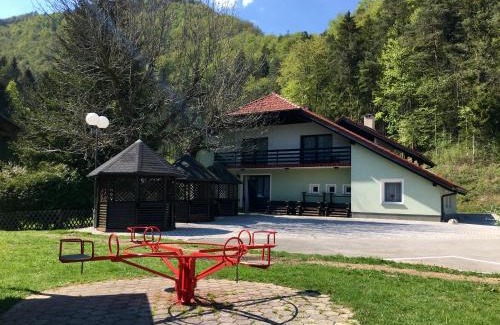 Vidrga House | Guest House Atelšek