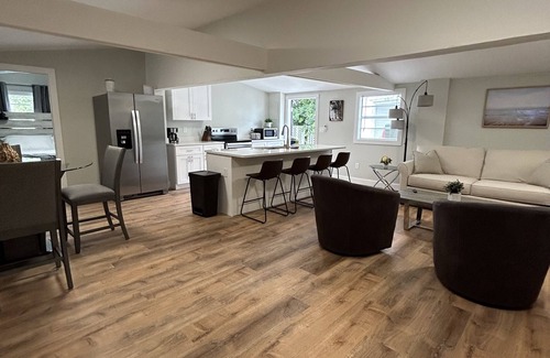 Taylor Creek House | Guest house bungalow