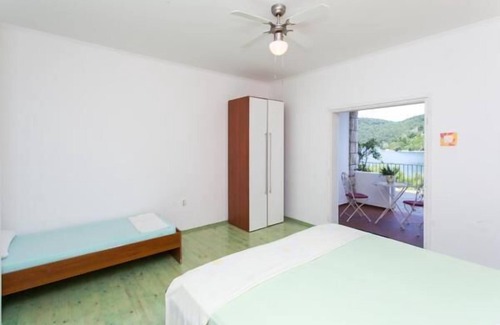 Polace House | Guest House Busurelo - Triple Room with Sea View