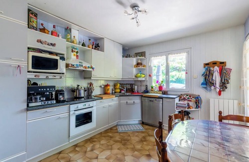 Etercy House | Guest House 'Chambres D'hotes Près Lac Annecy 1' with Shared Pool and Shared Garden