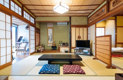 Toyama House | Guest House Enishi