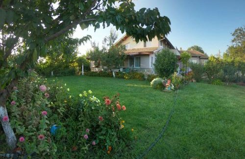 Ezerets House | Guest House Ezerets