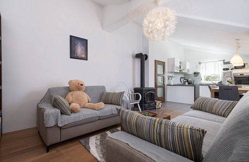 Hreljin Apartment | Guest house Gaj B4 in Hreljin with gym and barbecue