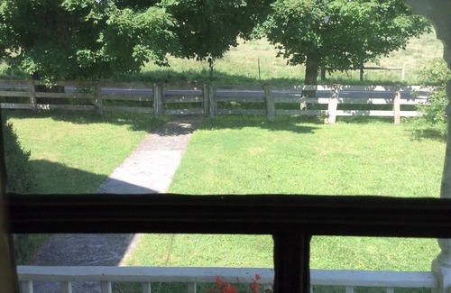 Tazewell House | Guest House in Burkes Garden VA on the Appalachian Trail and Va Bike Trail