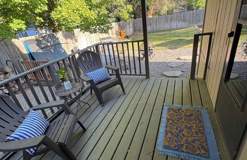 Upper Rattlesnake House | Guest House In the Upper Rattlesnake