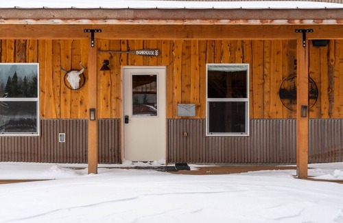 Lazy Acres House | Guest house in Lazy Acres 6 minutes from Yellowstone- Bunkhouse
