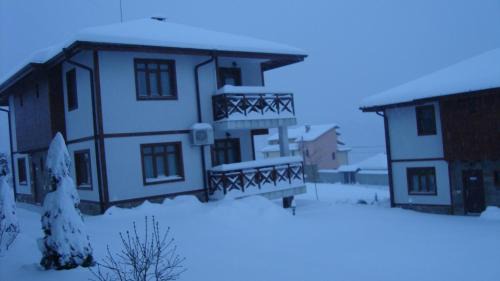 Tryavna Apartment | Guest House Ivanini Houses