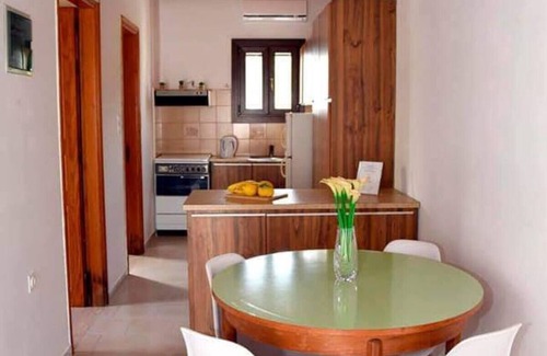 Posidonia Apartment | 'Guest House' - Lovely Apartment, 70m from the Sea!