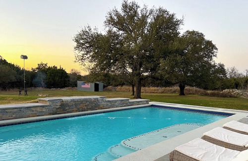 Georgetown House | Guest House Oasis: Resort Style Pool