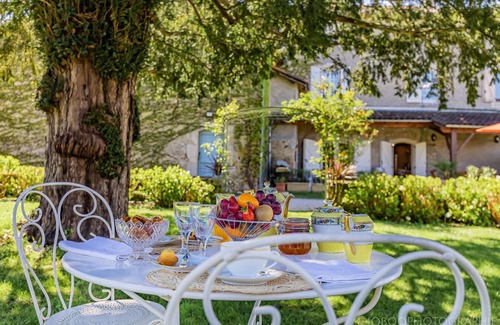 Cassagne House | GUEST HOUSE OSTAL CASSINIA