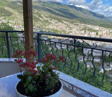 Gjirokaster Apartment | Guest House Persa
