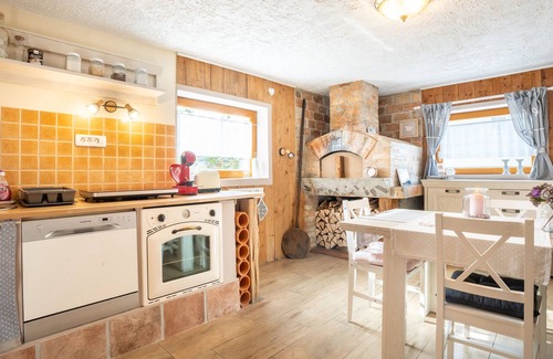 Zirovnica House | Guest House Pr' Čut - peaceful location, perfect for families