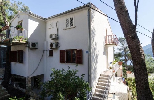 Sobra Apartment | Guest House Sobra 38 - Studio with Balcony and Sea View