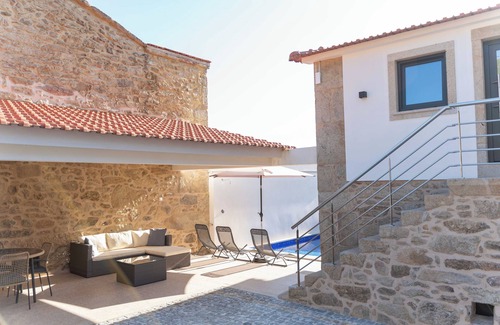 Valenca House | Guest House Taião