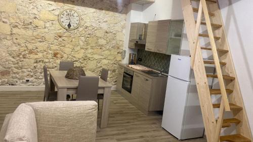 Ossi Apartment | GUEST HOUSE TZIA UDRONI