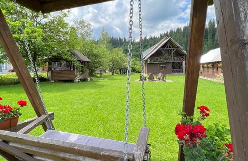 Slavske House | Guest House