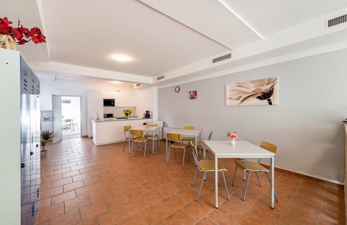 Malchin Apartment | Guest House 'Unterkunft Für 4 Personen' with Wi-Fi