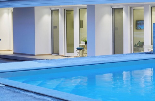 Agropoli House | Guest house with swimming pool surrounded by greenery, 500 meters from Trentova Bay.