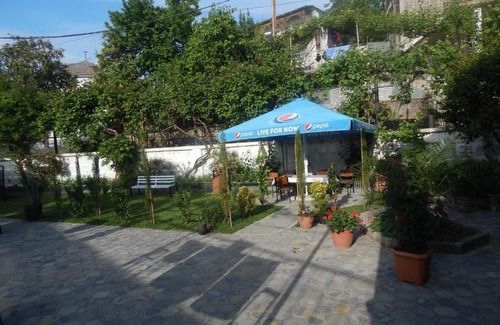 Makhinjauri Apartment | Guest House With Yard in Makhinjauri