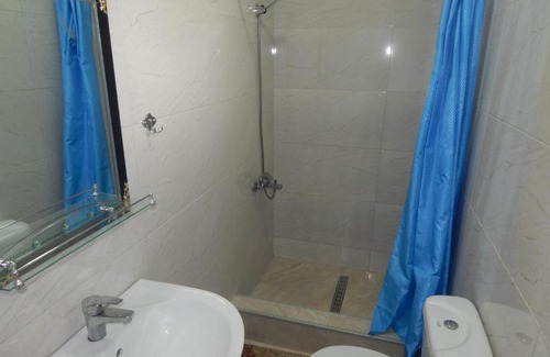 Makhinjauri Apartment | Guest House With Yard in Makhinjauri
