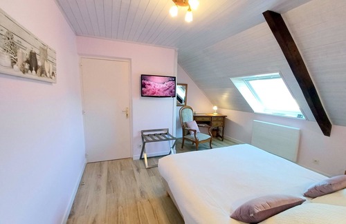 Mahalon House | Guest Room 1 with Shared Terrace, Shared Garden and Wi-Fi