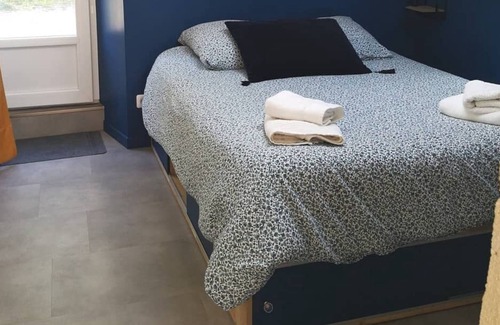 Curzon House | guest room between land and sea