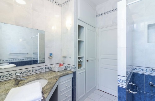 Vignols Bed & Breakfast | Guest Room in Vignols