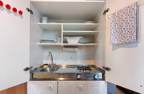 Obersackingen Apartment | Guest Room Koch with Panoramic View, Private Terrace and Wi-Fi