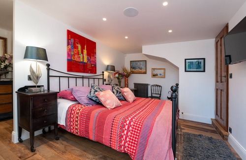 Brech Bed & Breakfast | Guest Room 'Room - Spa - Pool - Sauna' with Private Terrace and Shared Garden
