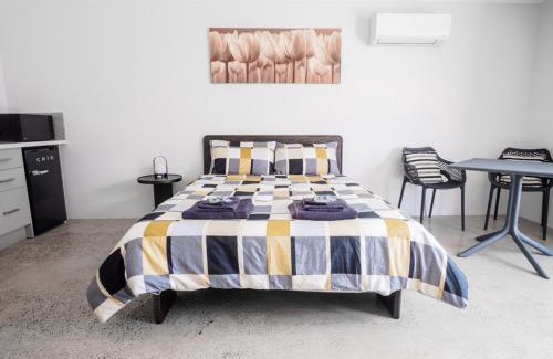 Vasse House | Guest Room with Ensuite & Private Entrance by P2 Living