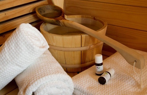 Noyant-et-Aconin Bed & Breakfast | GUEST ROOMS 💦 Swimming pool, Spa, Hammam, Sauna. Just for you!