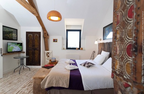 Noyant-et-Aconin Bed & Breakfast | GUEST ROOMS 💦 Swimming pool, Spa, Hammam, Sauna. Just for you!