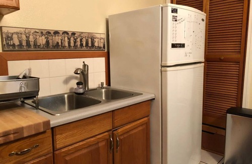 Gig Harbor House | Guest Suite (1,300+ sq. ft. /121 sq. m.)—Walk to Beach and Bridge