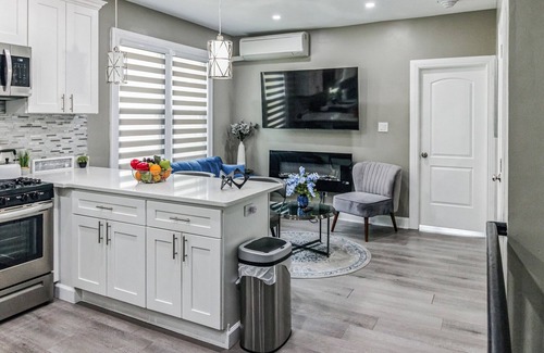 East Flatbush Apartment | Guest suite in Brooklyn, New York, 2nd Floor Unit H