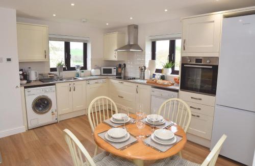 Stanton Drew Apartment | Guest Suite King Bed in Chew Valley Bath Somerset