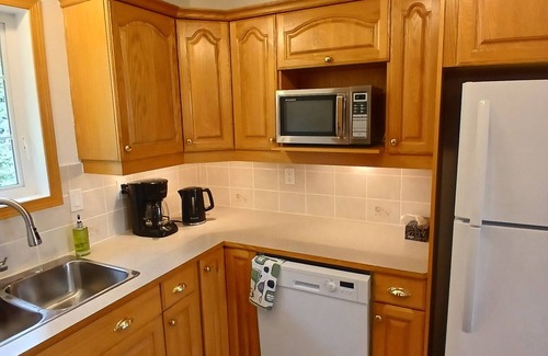 Lethbridge County House | Guest suite near Lethbridge with attached garage for you to use