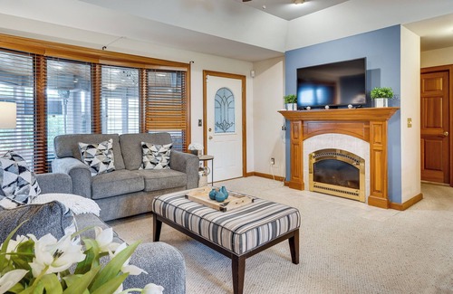 Grove City Apartment | Guest Unit at Villa w/ Outdoor Pool & Fireplace!