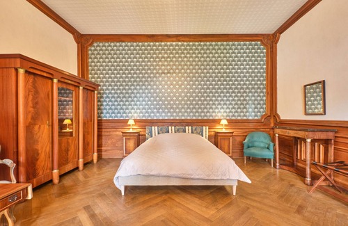 Saint-Geoire-en-Valdaine House | Guesthouse 'Room 1 - The Marquise's Suite' with Shared Terrace and Garden