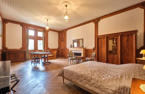 Saint-Geoire-en-Valdaine House | Guesthouse 'Room 1 - The Marquise's Suite' with Shared Terrace and Garden