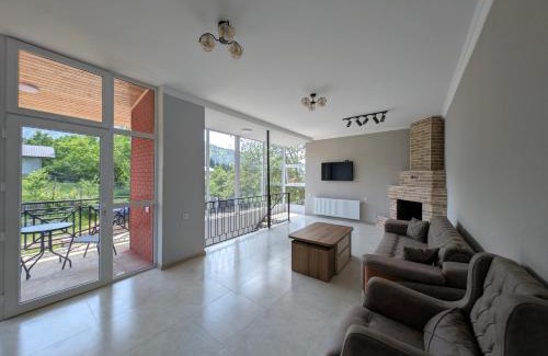 Likani House | guesthause Tba Inn