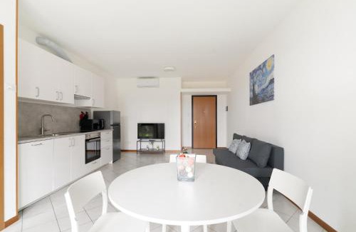 Bruzzano Apartment | GuestHost - Bright Apartment with garden