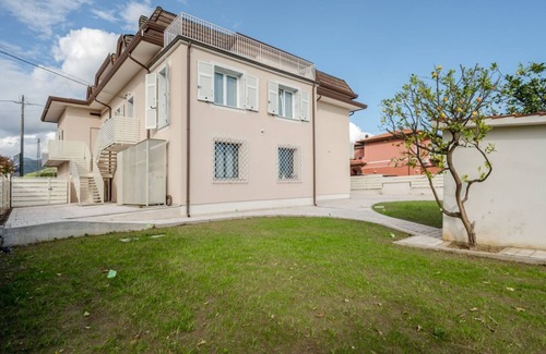 Luni Apartment | GuestHost - Mare Monti Apartment 4